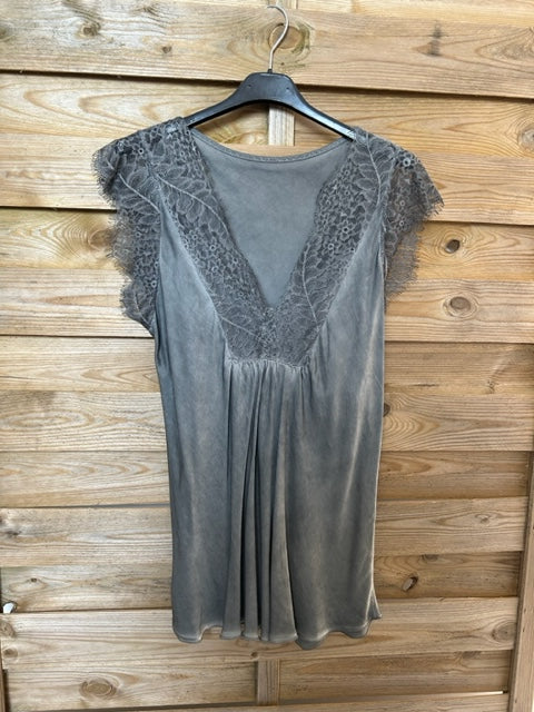 Top dentelle gris