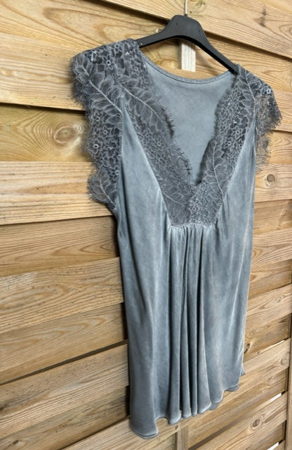 Top dentelle gris