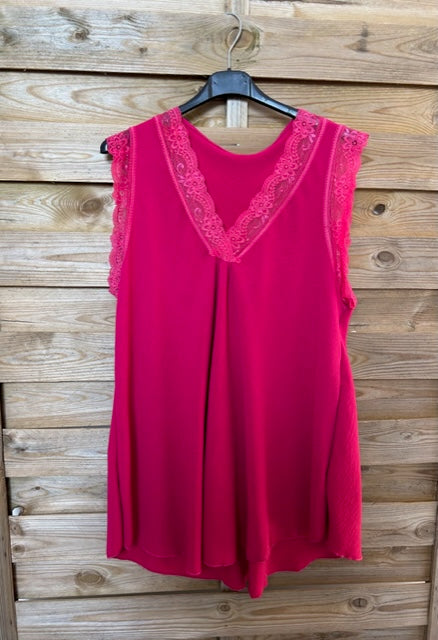 Haut dentelle fushia Grande taille